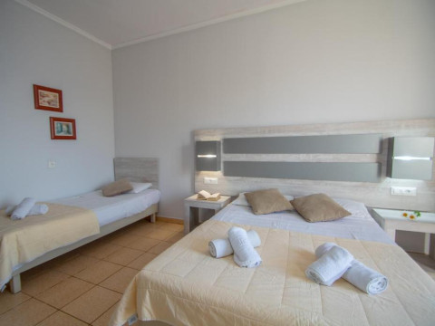 Agoulos Beach Hotel