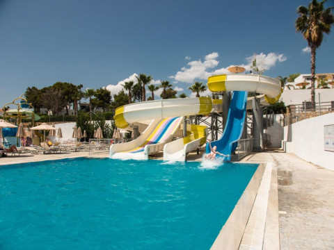 Aiora Aqua Resort