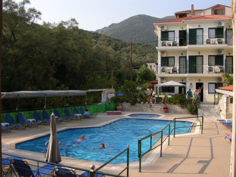 AKIS HOUSE