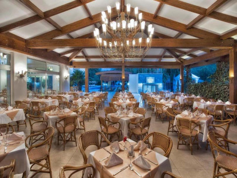 AKKA CLAROS HOTEL 