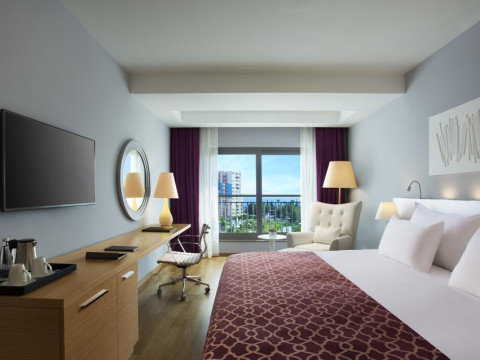 AKRA V HOTEL