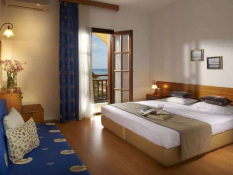 Akrathos Beach Hotel