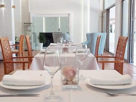 Akrogiali Exclusive Hotel - Adults Only
