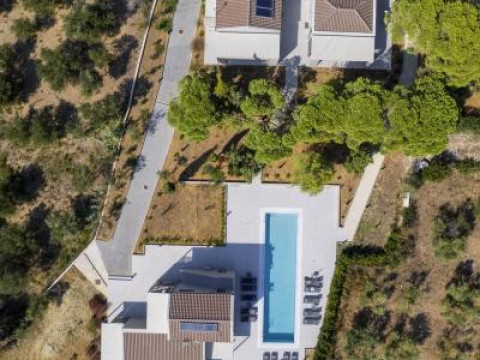 Akrotiri Suites