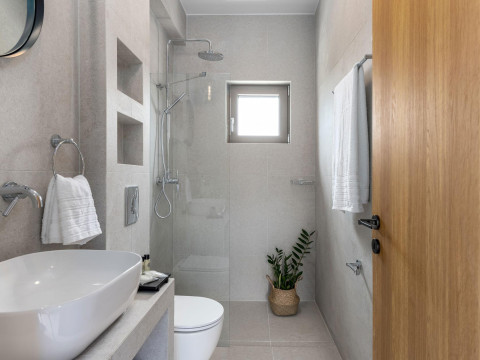 Akrotiri Suites