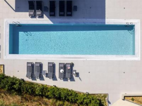 Akrotiri Suites