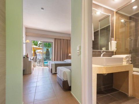 Hotel Akti Beach Club