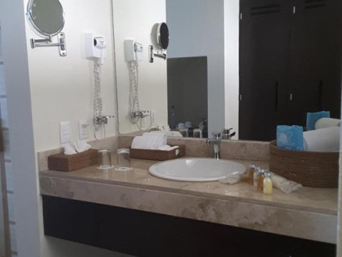Akumal Bay Beach & Wellness Resort