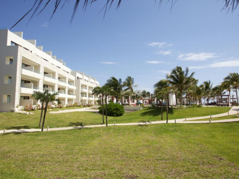 Akumal Bay Beach & Wellness Resort