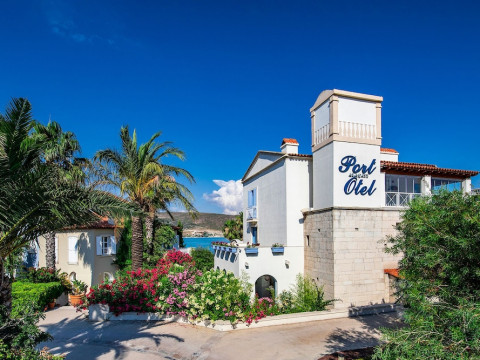 Alacati Port Hotel