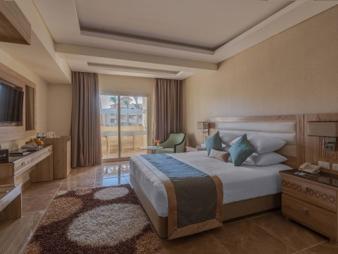 ALBATROS AQUA BLUE RESORT