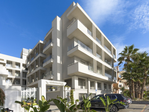 ALBATROS BEACH HOTEL