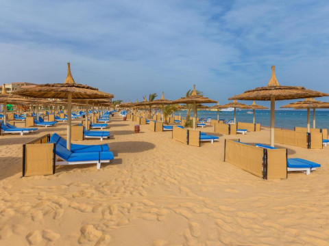Albatros White Beach