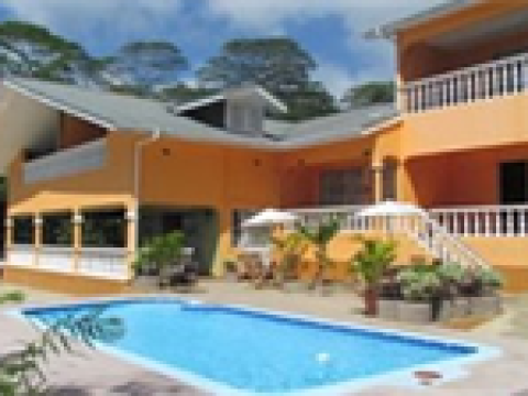 Albizia Lodge Green Estate