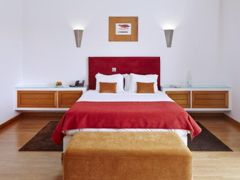 ALCAZAR HOTEL & SPA