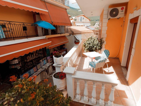 Aleka's Apartments