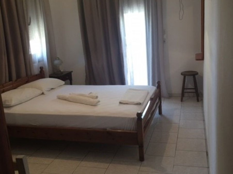 Alekos Rooms and Apartments