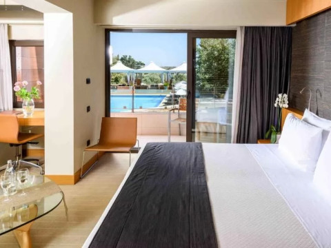 ALEXANDER BEACH HOTEL