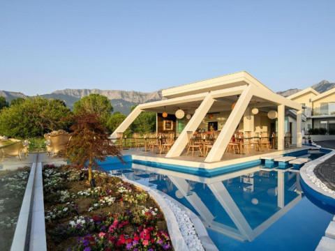 ALEXANDRA GOLDEN BOUTIQUE - GOLDEN BEACH