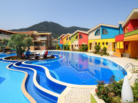 ALEXANDRA GOLDEN BOUTIQUE - GOLDEN BEACH