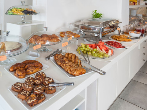 Alexandros Apartments Paros
