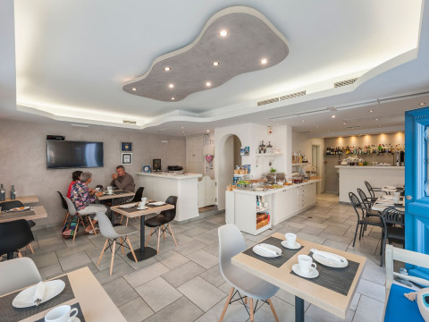 Alexandros Apartments Paros