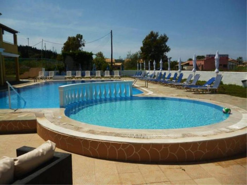 Alexis Pool Apartments