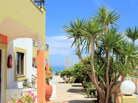 ALKIONIS BEACH HOTEL APARTMENTS