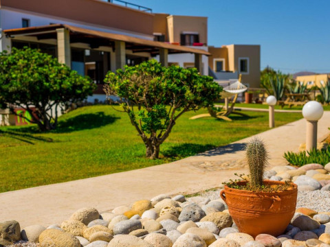 ALKIONIS BEACH HOTEL APARTMENTS
