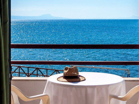 ALKIONIS BEACH HOTEL APARTMENTS