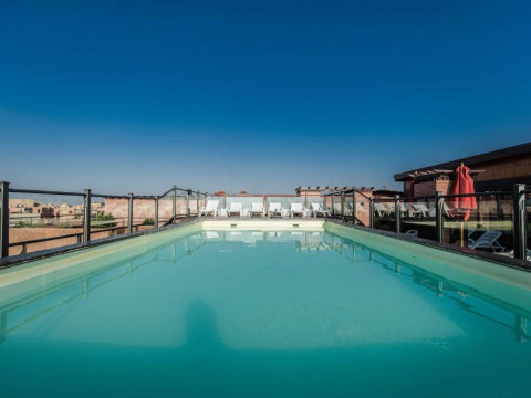 Almas Hotel