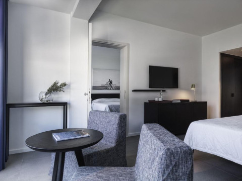 ALMYRA HOTEL