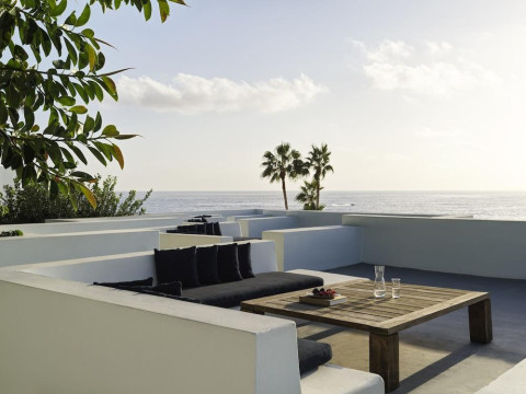ALMYRA HOTEL