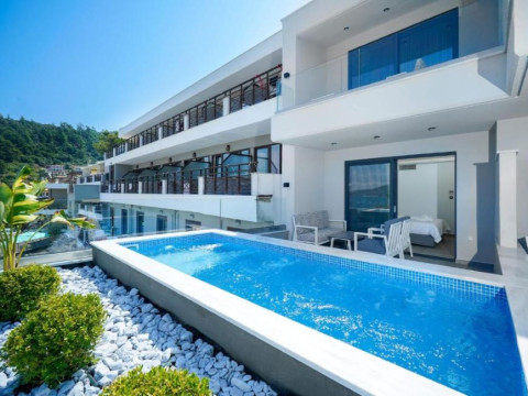 ALOE ELEGANT SUITES