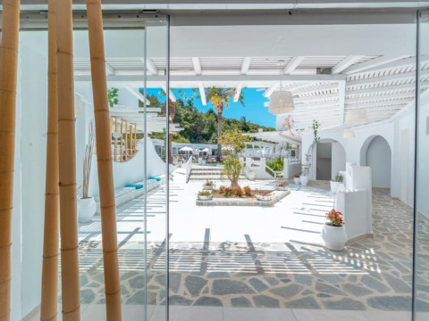ALOE HOTEL - Adults Only 18+
