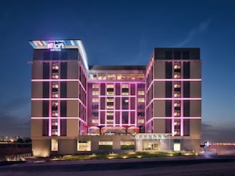 ALOFT MUSCAT