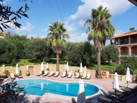 Aloni Hotel Studios