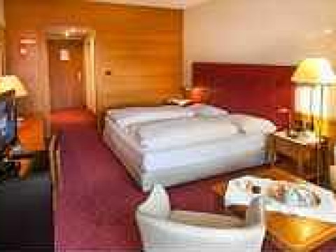 Alpine-City Wellness Hotel Dominik