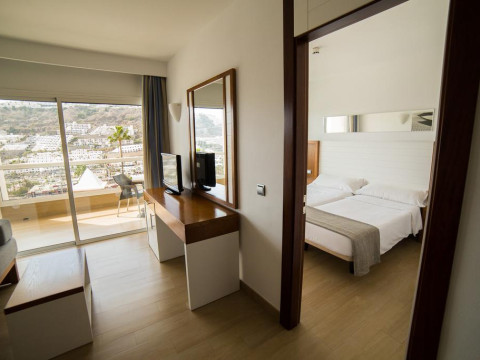 Altair Apartments