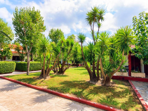 Alykes Park Bungalows & Apts