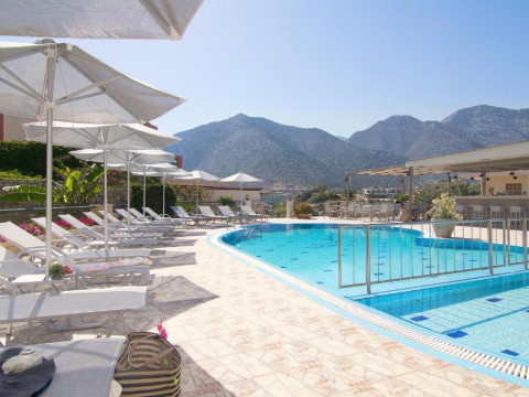 Amalia Apartments and Studios