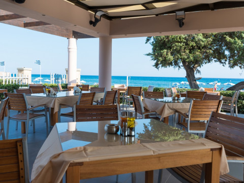 Amaryllis Beach Front Hotel