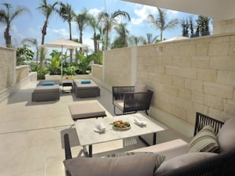 AMAVI, MADEFORTWO HOTELS