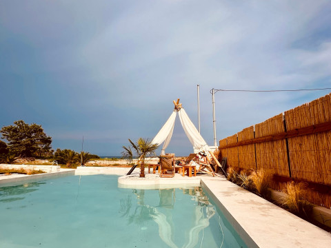 Amo Golden Suites