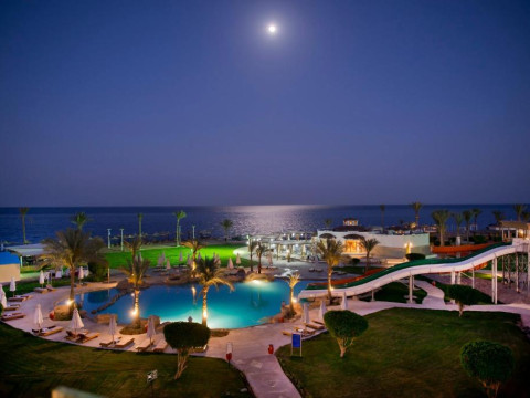 Amphoras Beach Resort