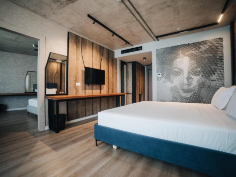 Hotel AMR