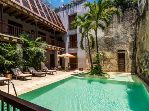 Ananda Hotel Boutique