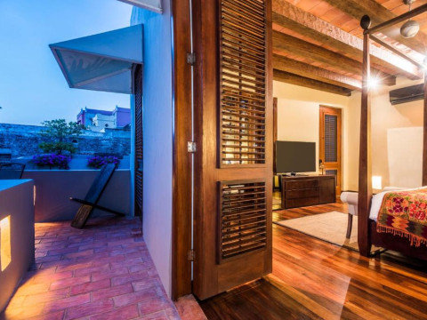 Ananda Hotel Boutique