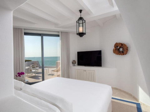 Anantara Retreat Santorini Abu Dhabi