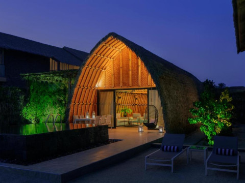 Anantara World Island Dubai Resort